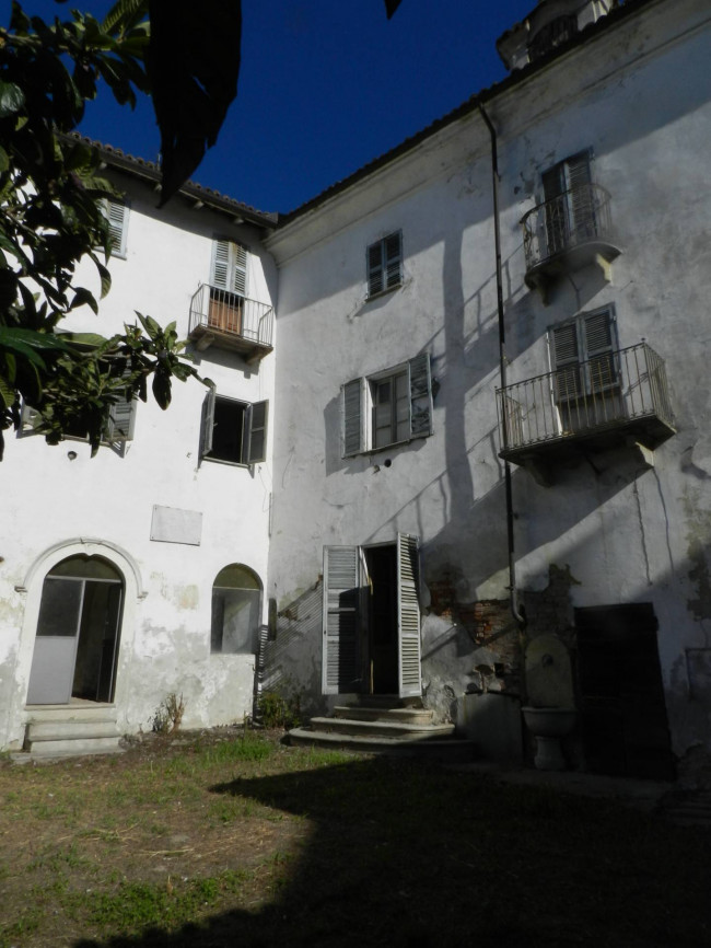 Dimora Storica in Vendita a Castagnole delle Lanze