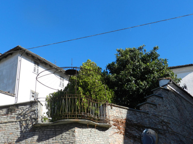 Dimora Storica in Vendita a Castagnole delle Lanze