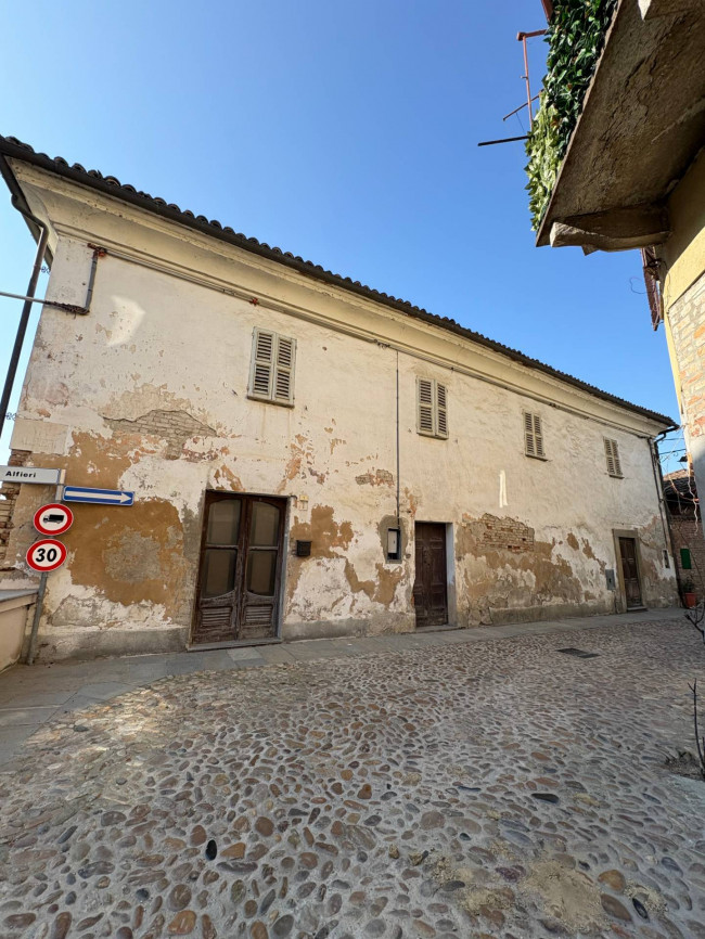 Dimora Storica in Vendita a Castagnole delle Lanze