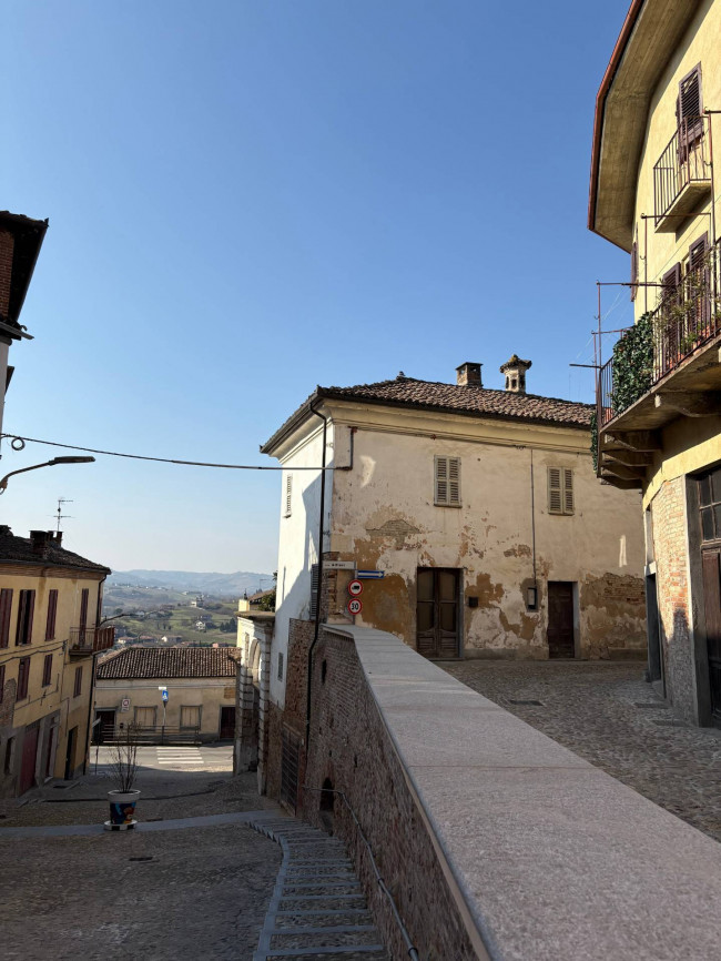 Dimora Storica in Vendita a Castagnole delle Lanze