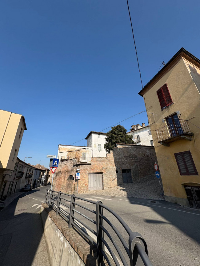 Dimora Storica in Vendita a Castagnole delle Lanze