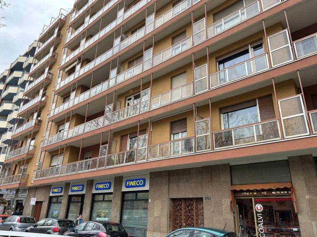 Locale commerciale in Vendita a Torino