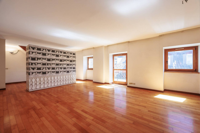 Apartment for Sale to Torino