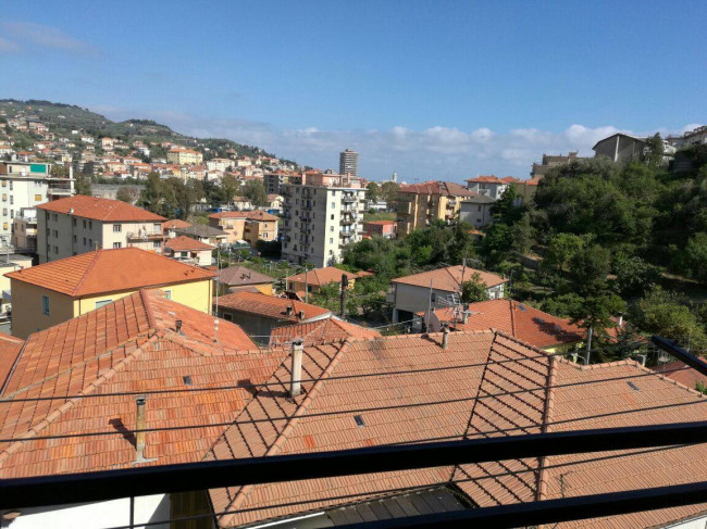 Appartamento in vendita a Imperia