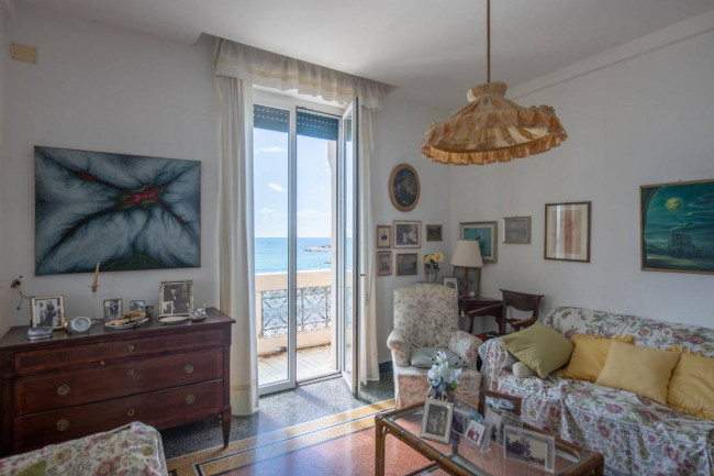 Appartamento in Vendita a Varazze