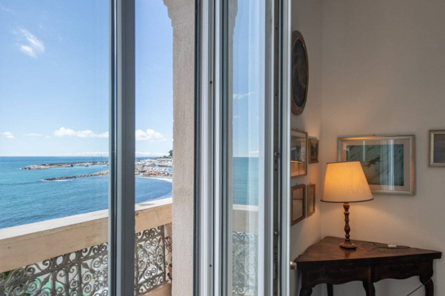 Appartamento in Vendita a Varazze