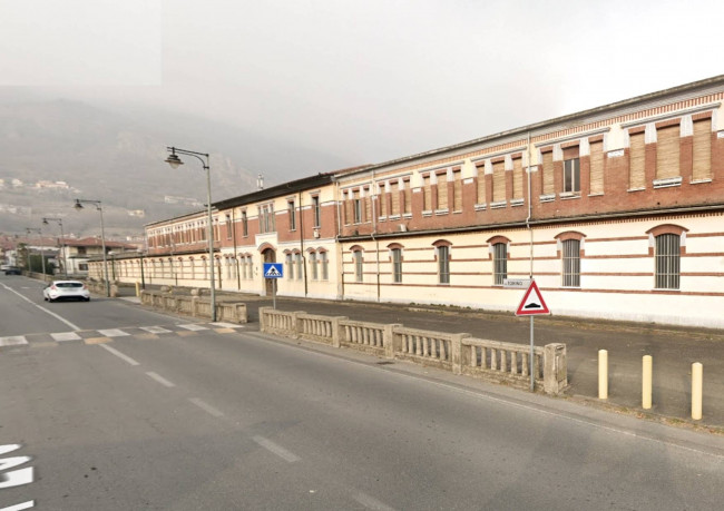 Capannone in Vendita a Condove