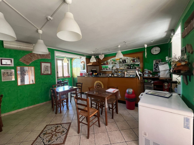 Locale commerciale in Vendita a Piovà Massaia