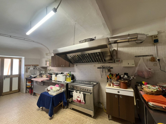 Locale commerciale in Vendita a Piovà Massaia