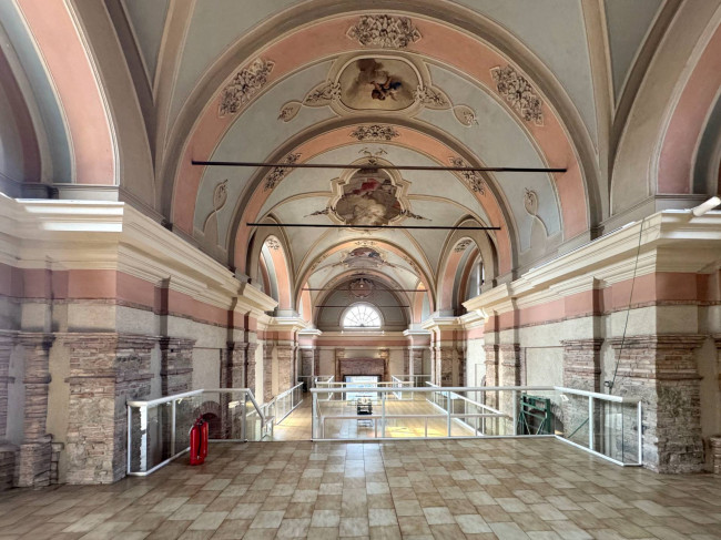 Stabile - Palazzo in Vendita a Bergamo
