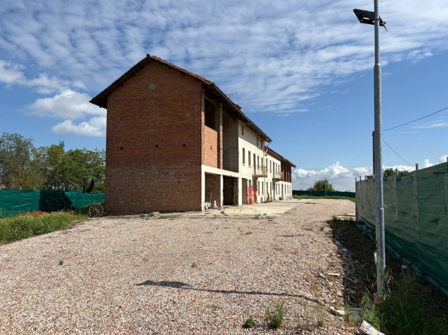 Cascina in vendita