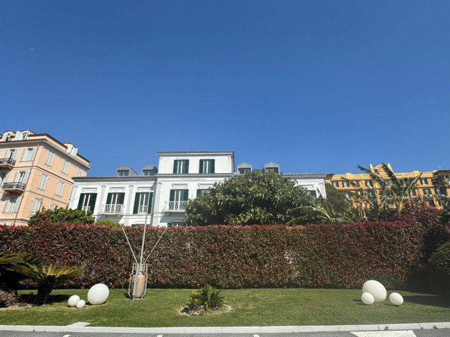 Apartment for Sale to Sanremo