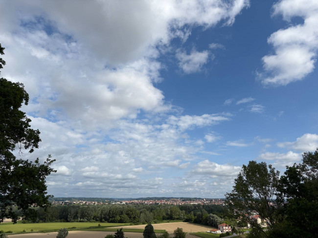 Villa in Vendita a Asti