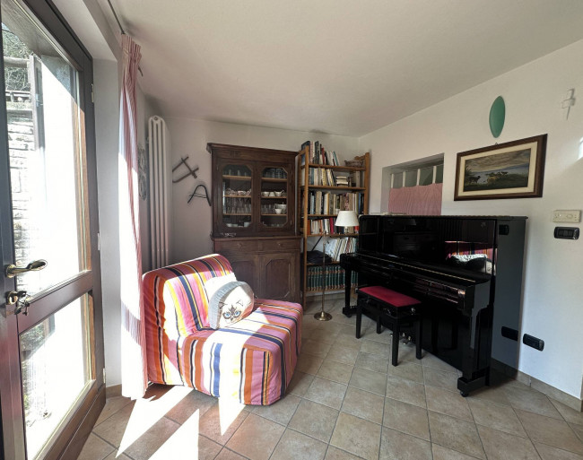 Casa indipendente in vendita