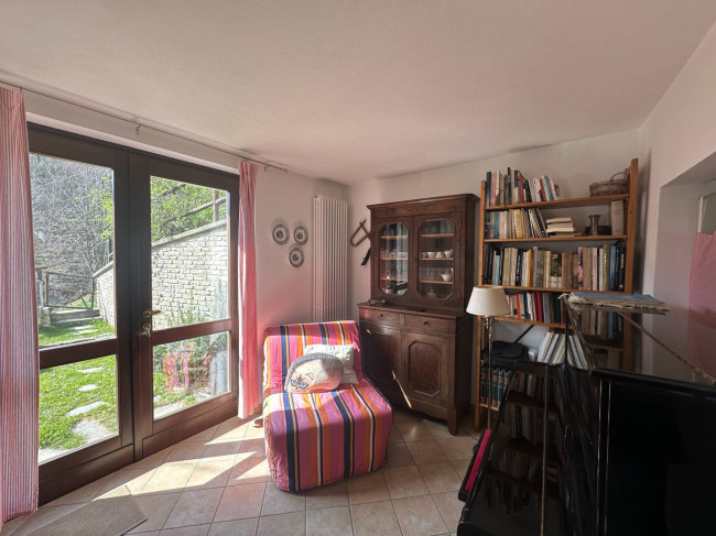 Casa indipendente in vendita