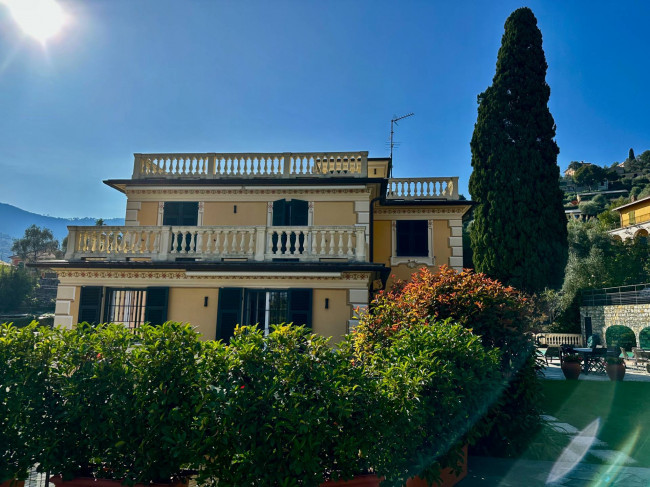 Villa Unifamiliare in Affitto a Santa Margherita Ligure