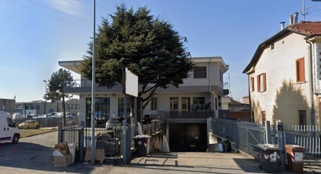 Locale commerciale in vendita a Moncalieri