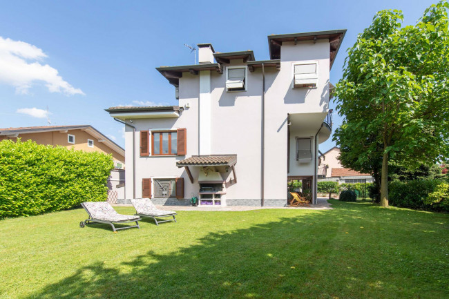 Villa in Vendita a Cambiano