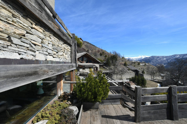 Casa indipendente in vendita