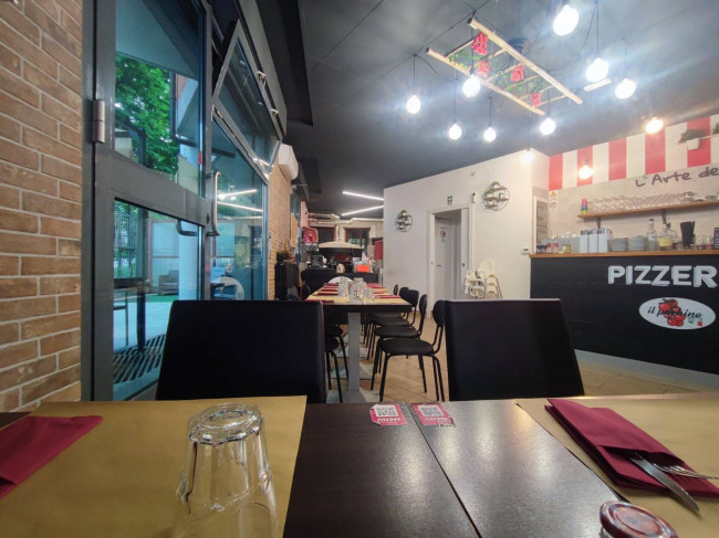 Attività Commerciale - Pizzeria in vendita