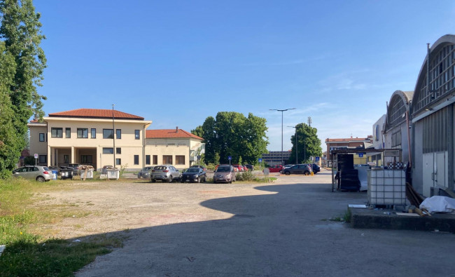 Capannone in Vendita a Orbassano