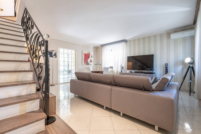 Villa Bifamiliare in vendita a Rivalta di Torino