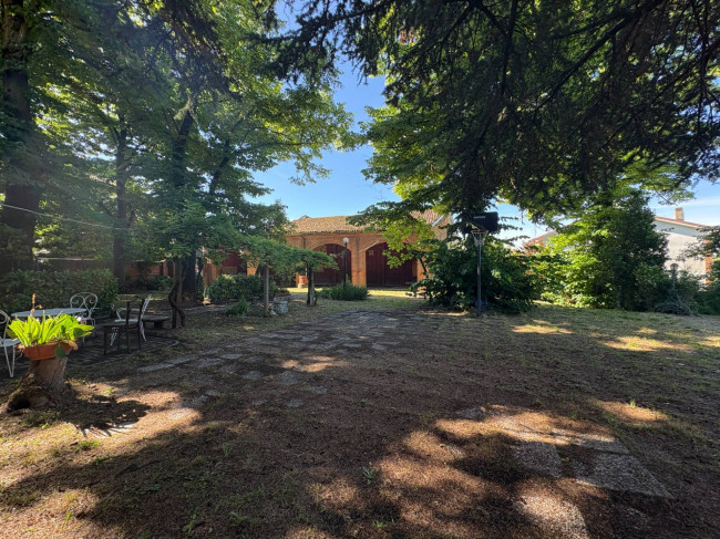 Villa Storica in Vendita a San Salvatore Monferrato