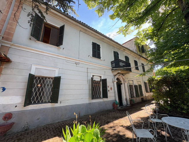 Villa Storica in Vendita a San Salvatore Monferrato