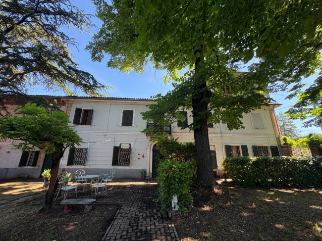 Villa Storica in Vendita a San Salvatore Monferrato