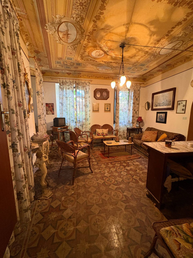 Villa Storica in Vendita a San Salvatore Monferrato