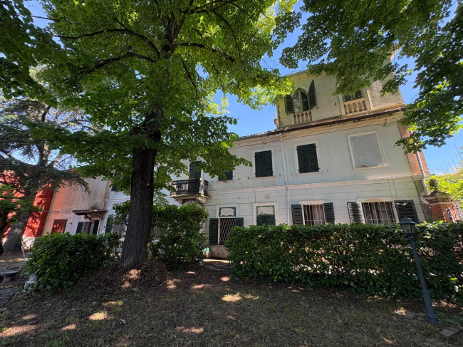 Villa Storica in Vendita a San Salvatore Monferrato