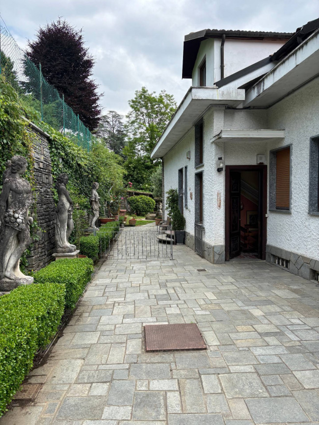 Villa Bifamiliare in vendita a Lanzo Torinese