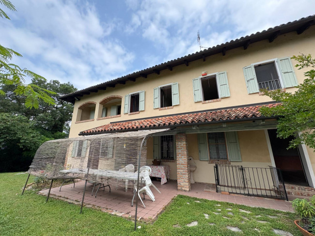 Cascina in Vendita a Villadeati