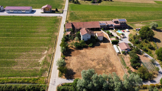 Casa Colonica in Vendita a Rocca de' Baldi