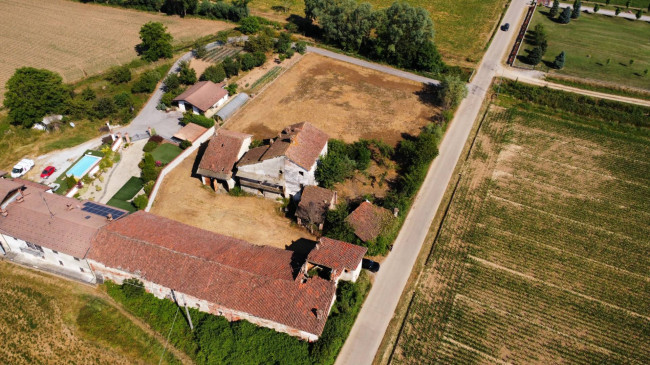 Casa Colonica in vendita a Rocca de' Baldi