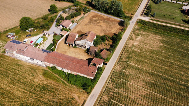 Casa Colonica in vendita a Rocca de' Baldi