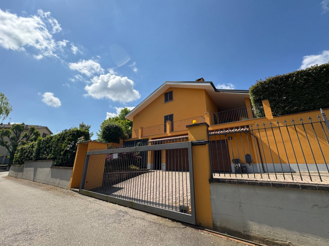 Villa in Vendita a Asti