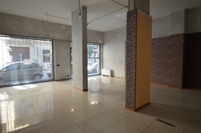 Locale commerciale in affitto a Torino