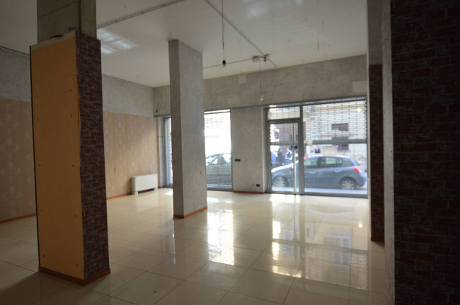 Locale commerciale in affitto a Torino