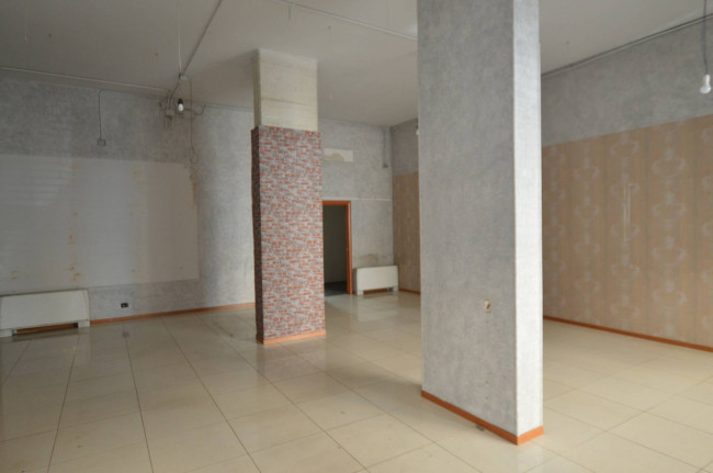 Locale commerciale in affitto a Torino