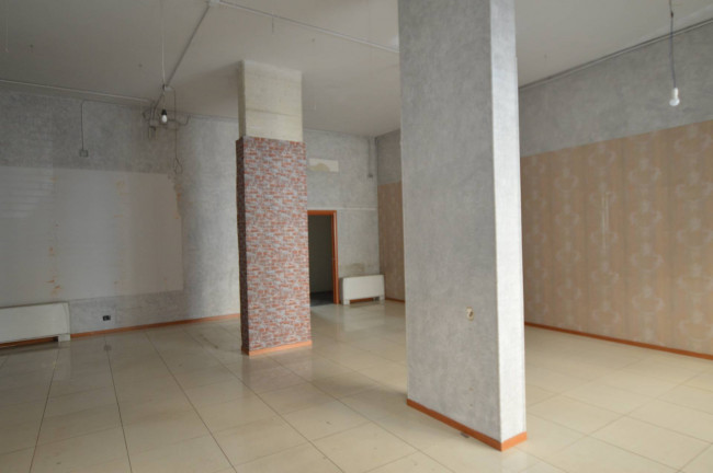 Locale commerciale in affitto a Torino