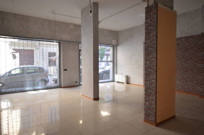 Locale commerciale in affitto a Torino