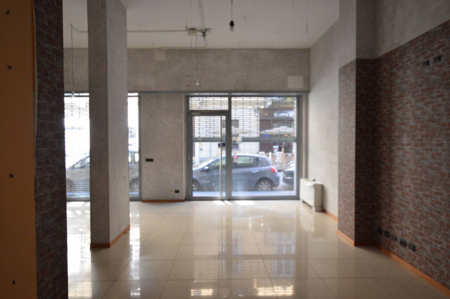 Locale commerciale in affitto a Torino