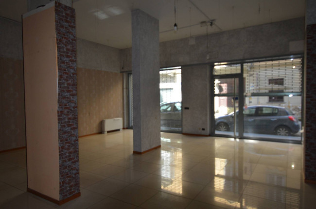 Locale commerciale in affitto a Torino