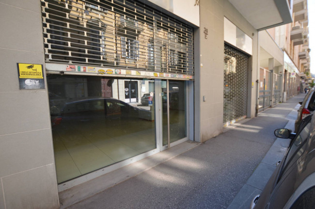 Locale commerciale in affitto a Torino