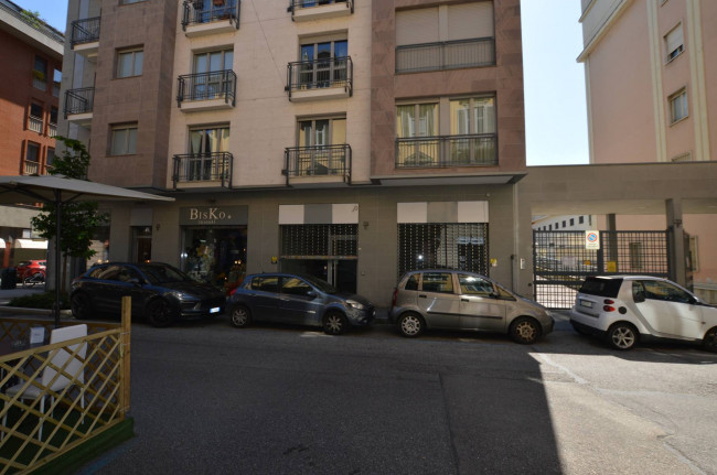 Locale commerciale in affitto a Torino