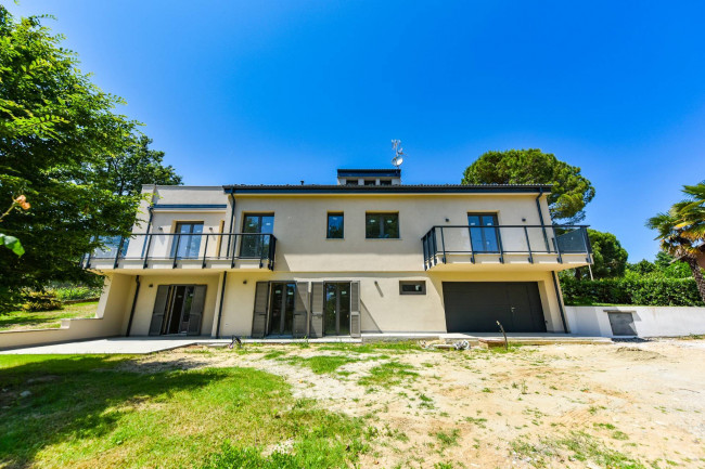 Villa Bifamiliare in Vendita a Moncalieri
