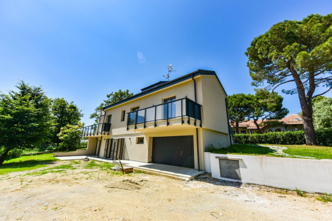 Villa Bifamiliare in Vendita a Moncalieri