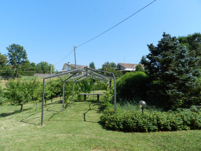 Villa in Vendita a Asti