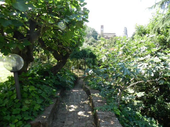 Villa in Vendita a Asti